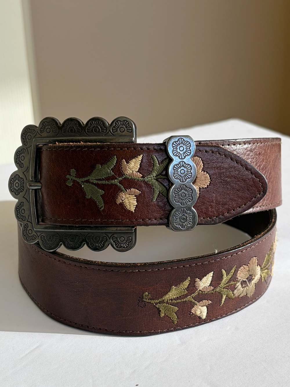 Vintage Avignon Leather Western Floral Embroidered Belt Scalloped Buckle L